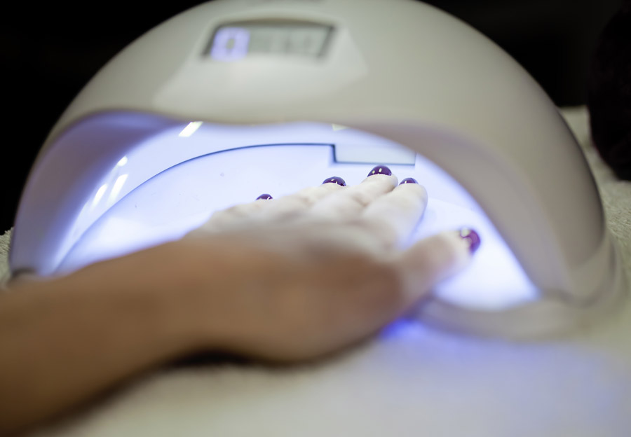 Using UV and LED Lamps to Dry Conventional Nail Polish